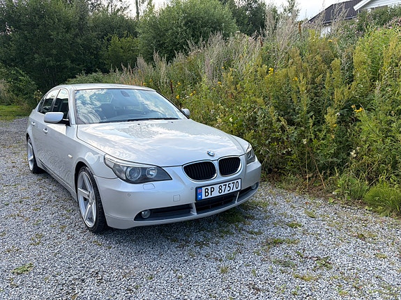 BMW 520i 5 of 16