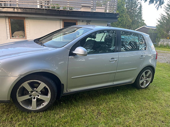 Volkswagen Golf V 3 of 5