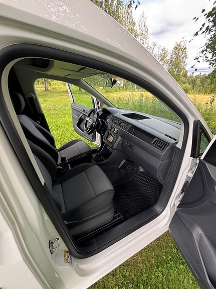 Volkswagen Caddy Maxi 18 of 18
