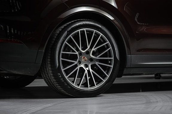Porsche Cayenne Coupe 13 of 30