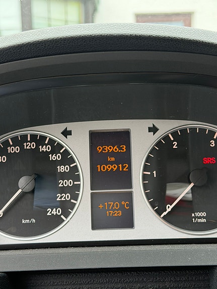 Mercedes-Benz B180 22 of 25