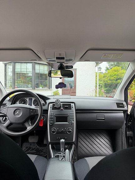 Mercedes-Benz B180 17 of 25