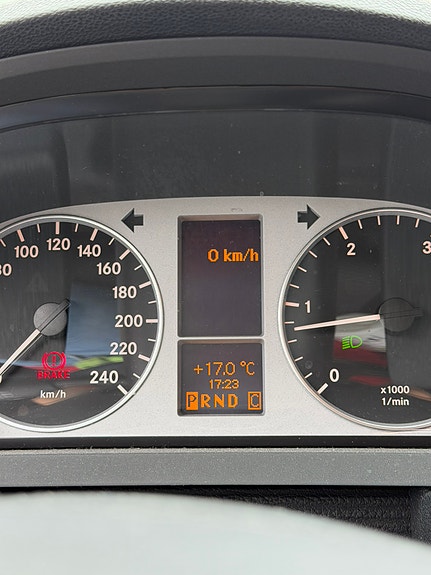 Mercedes-Benz B180 23 of 25