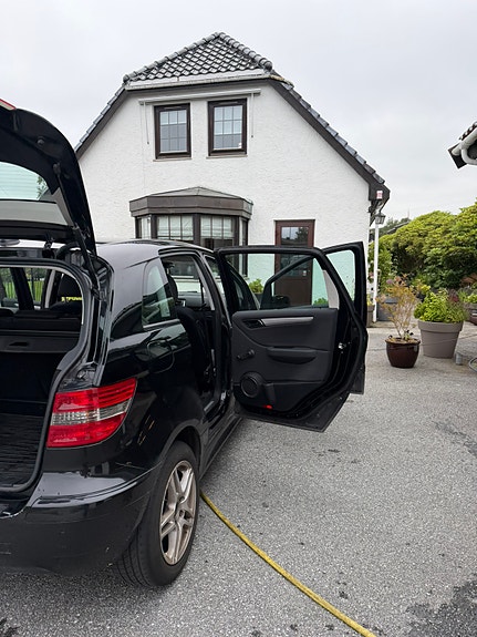 Mercedes-Benz B180 15 of 25