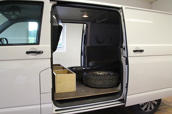 Volkswagen Transporter 9 of 19