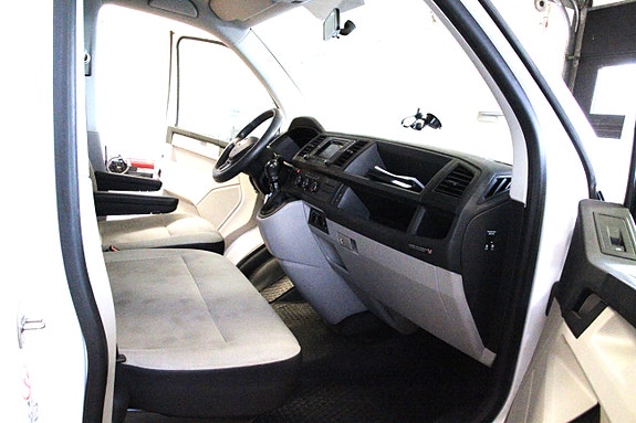 Volkswagen Transporter 12 of 19