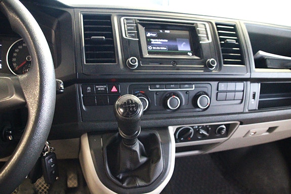 Volkswagen Transporter 13 of 19