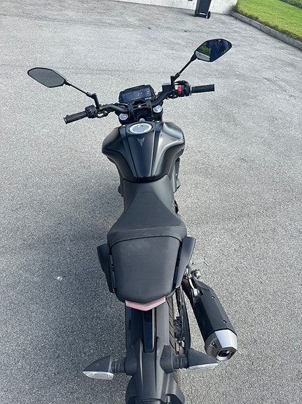 Yamaha MT-125 4 of 11
