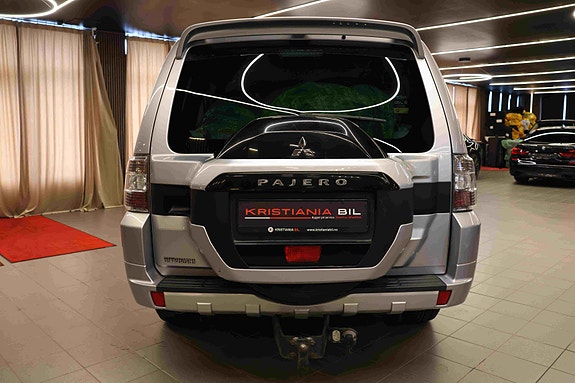Mitsubishi Pajero 8 of 30