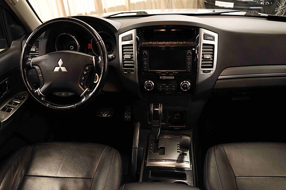 Mitsubishi Pajero 15 of 30