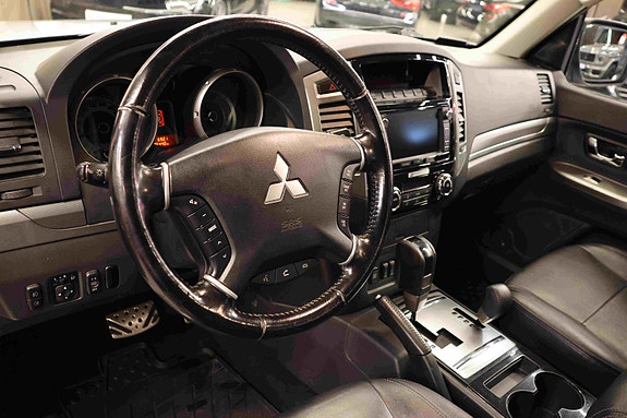 Mitsubishi Pajero 21 of 30