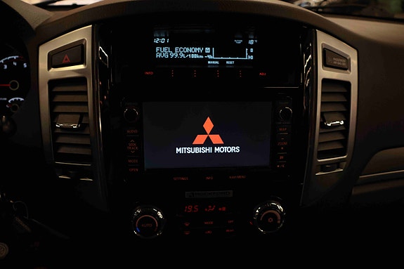 Mitsubishi Pajero 26 of 30