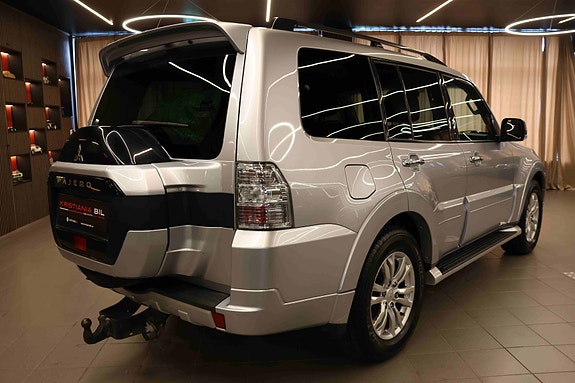 Mitsubishi Pajero 9 of 30