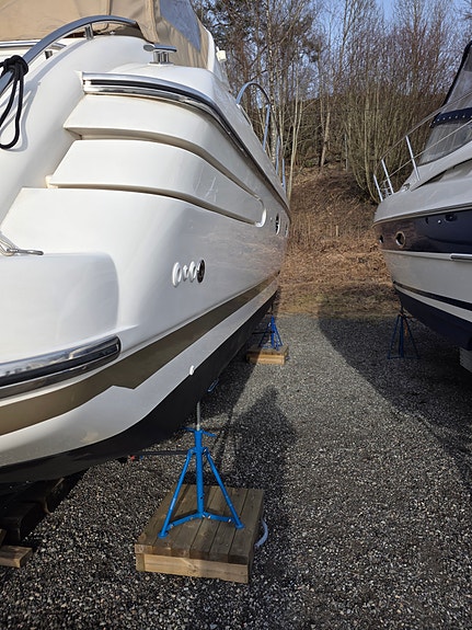 Princess V40 Mye oppgradert Overhalte motorer I Generator Radar Autopilot 13 of 30