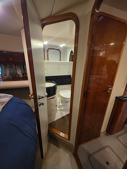 Princess V40 Mye oppgradert Overhalte motorer I Generator Radar Autopilot 21 of 30