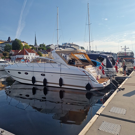 Princess V40 Mye oppgradert Overhalte motorer I Generator Radar Autopilot 5 of 30