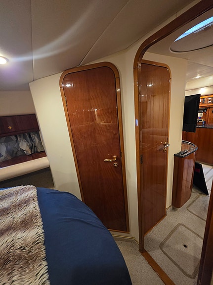 Princess V40 Mye oppgradert Overhalte motorer I Generator Radar Autopilot 20 of 30