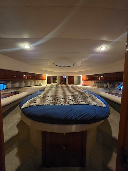 Princess V40 Mye oppgradert Overhalte motorer I Generator Radar Autopilot 17 of 30