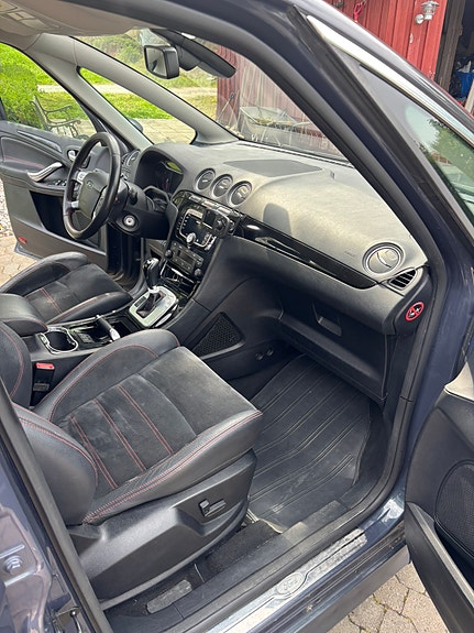 Ford S-MAX 7 of 30