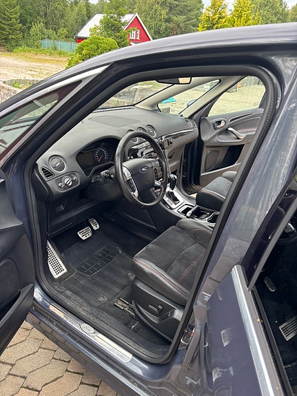 Ford S-MAX 4 of 30