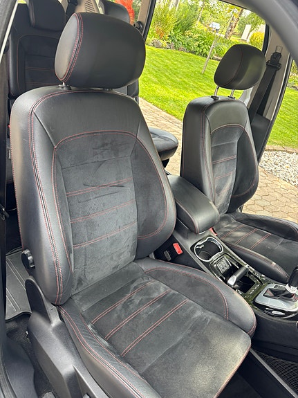 Ford S-MAX 8 of 30
