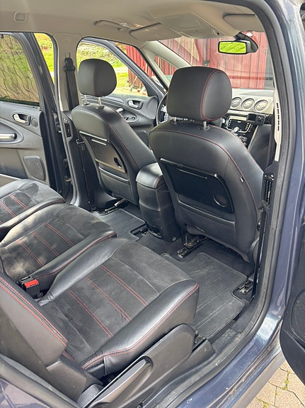 Ford S-MAX 12 of 30