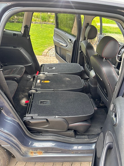 Ford S-MAX 18 of 30