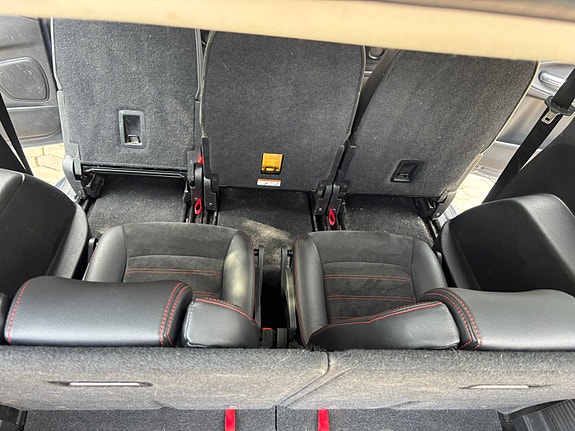 Ford S-MAX 15 of 30