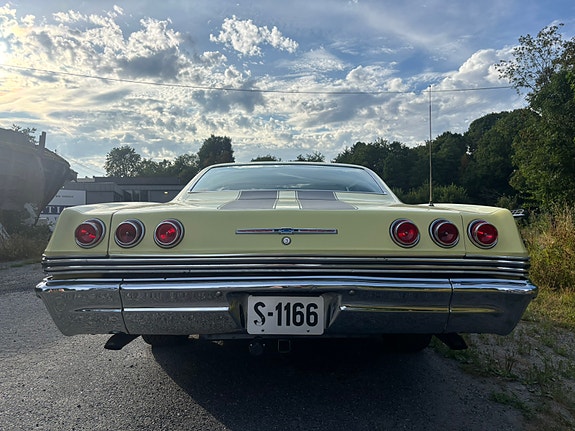 Chevrolet Impala 5 of 5