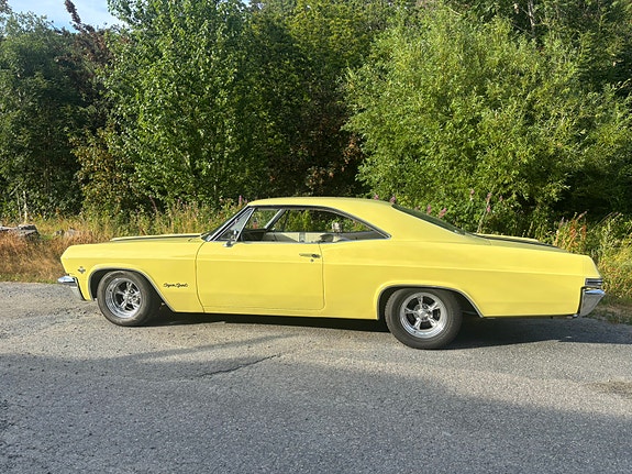 Chevrolet Impala 3 of 5