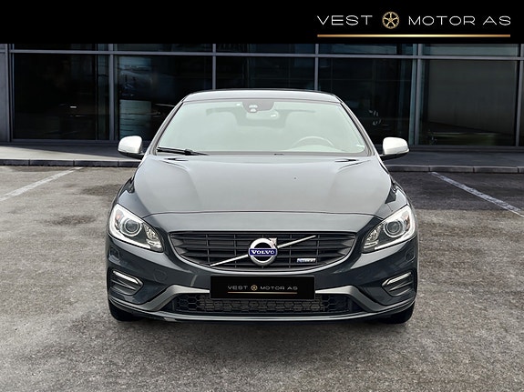 Volvo S60 2 of 5