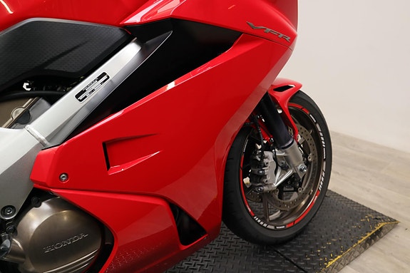 Honda VFR 800 F ABS 13 of 16