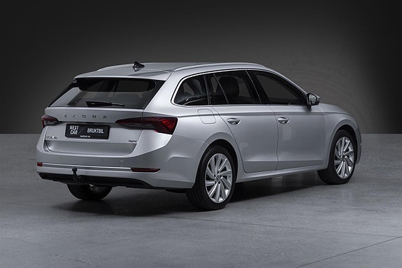 Skoda Octavia 2 of 5