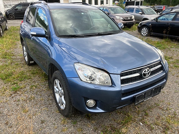 Toyota RAV4 2 of 5