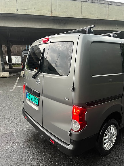 Nissan NV200 5 of 16