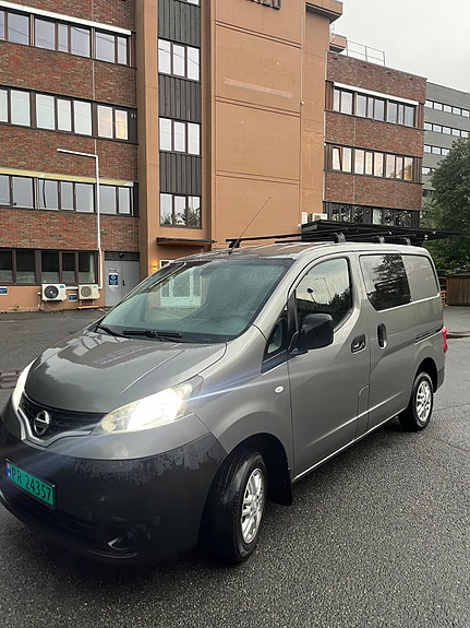 Nissan NV200 8 of 16