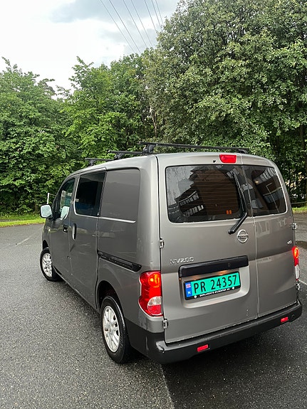Nissan NV200 6 of 16