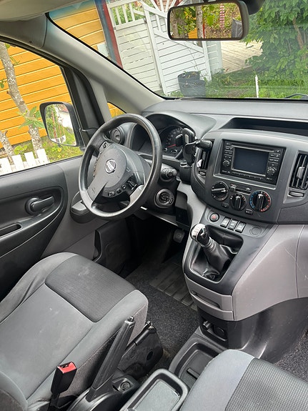 Nissan NV200 12 of 16