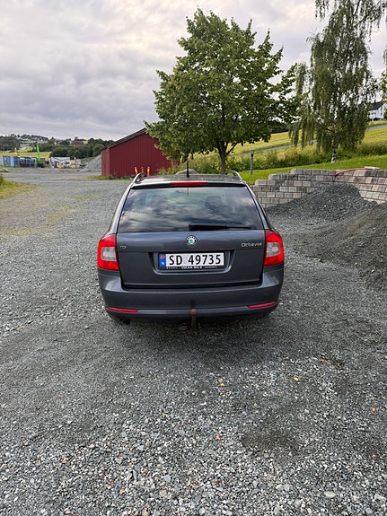 Skoda Octavia 3 of 5
