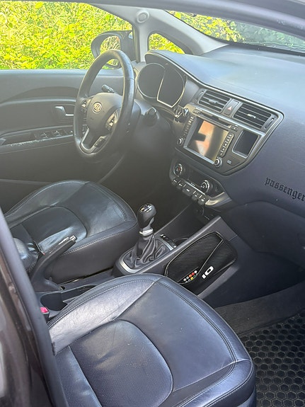 Kia Rio 4 of 9