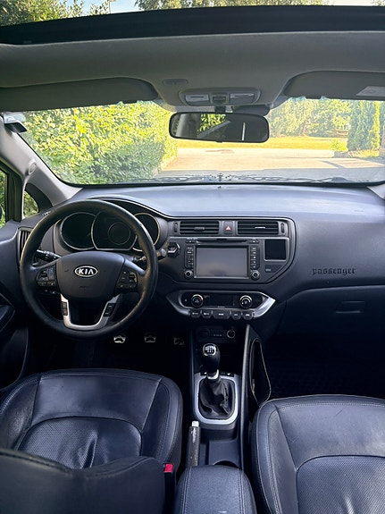 Kia Rio 5 of 9