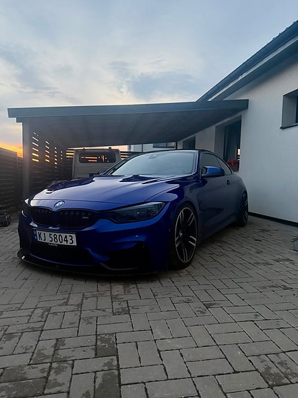 BMW M4 3 of 12