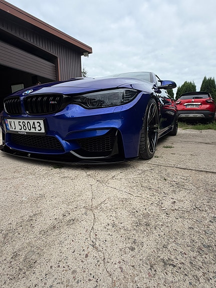 BMW M4 6 of 12