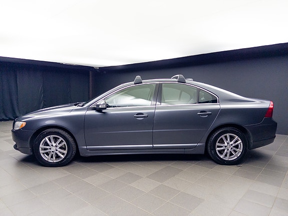 Volvo S80 4 of 5