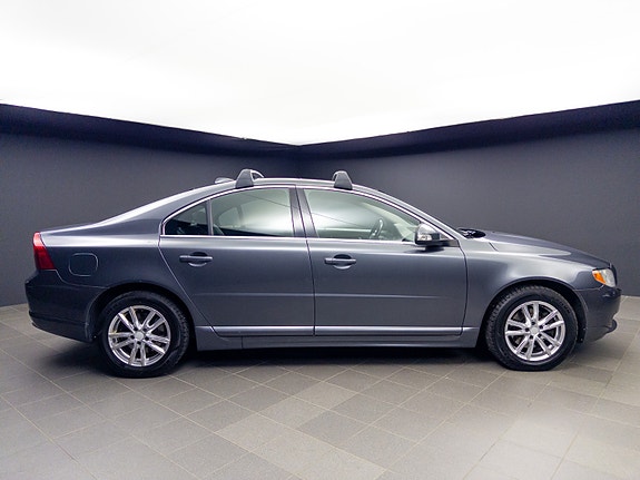 Volvo S80 3 of 5
