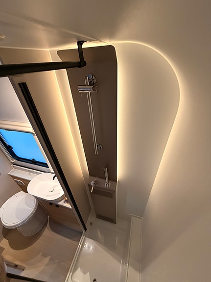 Adria Adora 573 PT 17 of 20