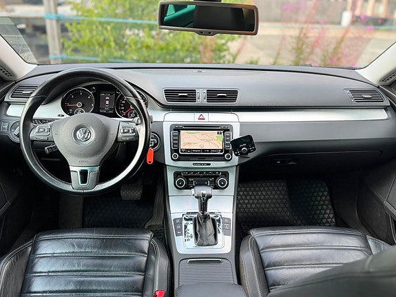 Volkswagen Passat CC 27 of 28