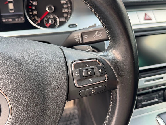 Volkswagen Passat CC 18 of 28