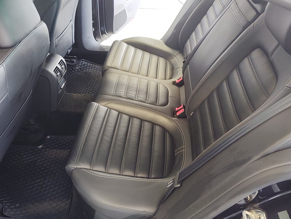 Volkswagen Passat CC 9 of 28