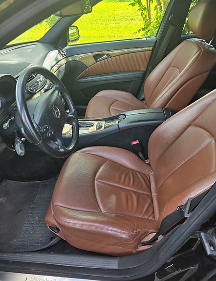 Mercedes-Benz E280 4 of 6
